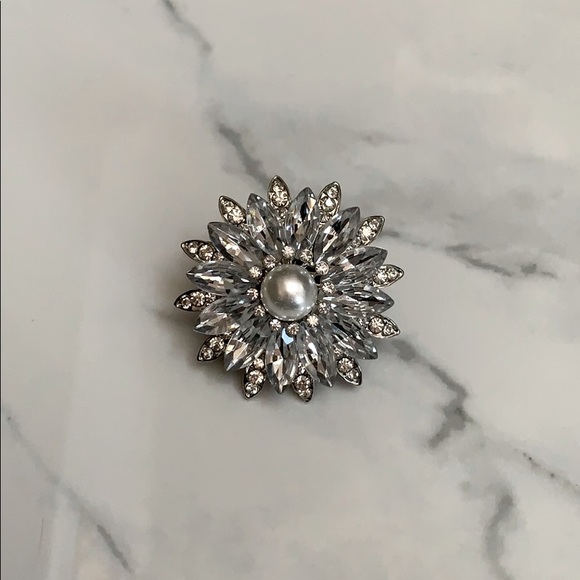 Crystal Rhinestone Gem Flower Stretchy ring sz 6-8 - Picture 2 of 8